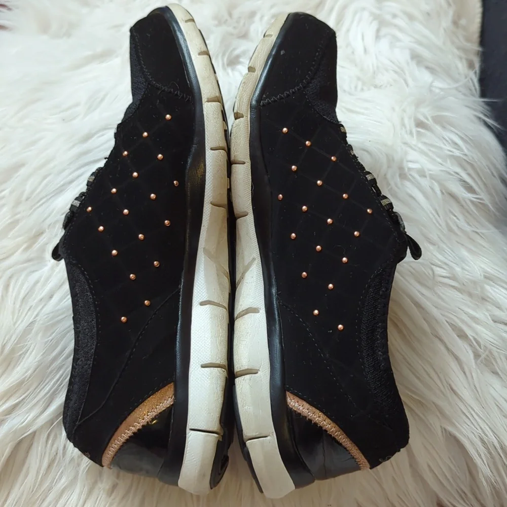 Skechers Black Sneakers with Suede Finish and Platform Sole - Picture 6 of 10